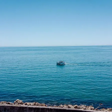39 Front Row Panoramic Sea View Appartement *